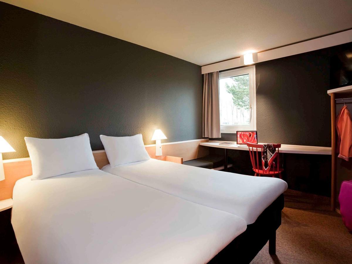 Hotel Ibis Provins Esterno foto